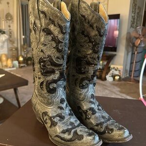 Laredo Black and Gray Embroidered Ankle Boots